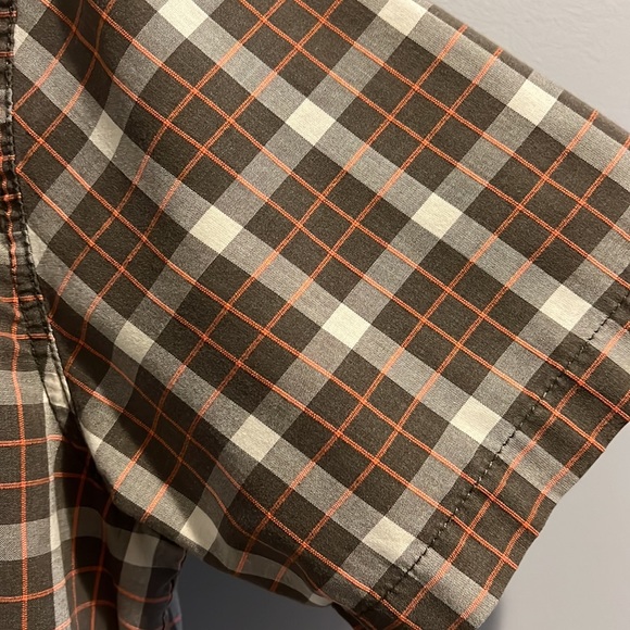 VOLCOM SHORT SLEEVED BUTTON UP SHIRT (XL) - Picture 5 of 16